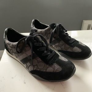 Coach size 9.5  Kelson